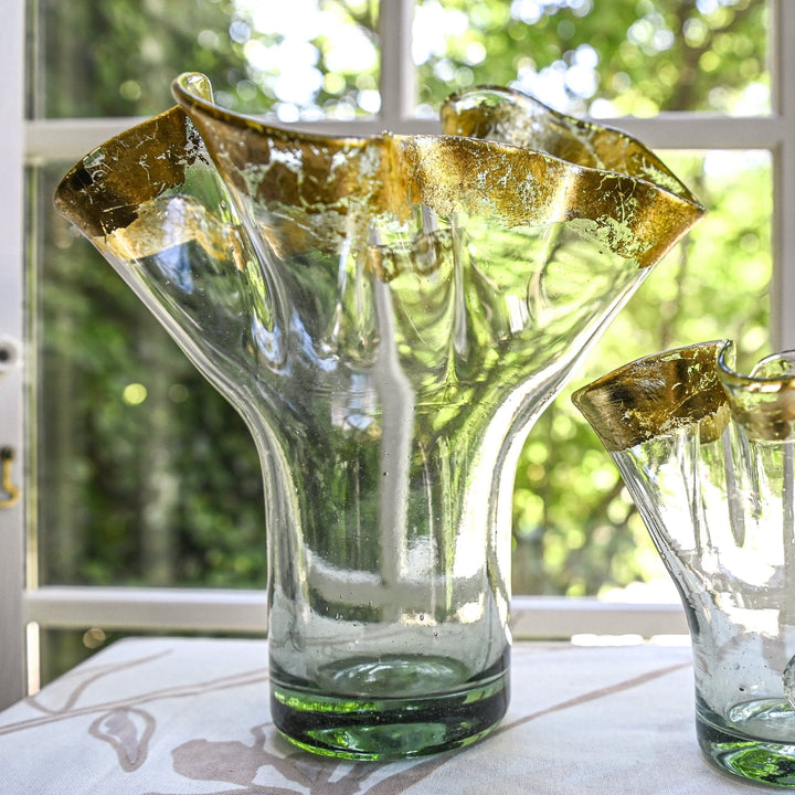 Lettuce Leaf Vase (Gold Leaf Ribbon Rim)