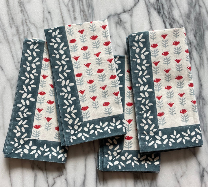Claire Dinner Napkin in Poppy